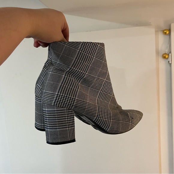 Streetwear Society gray plaid bootie heels 💙 - Picture 3 of 6